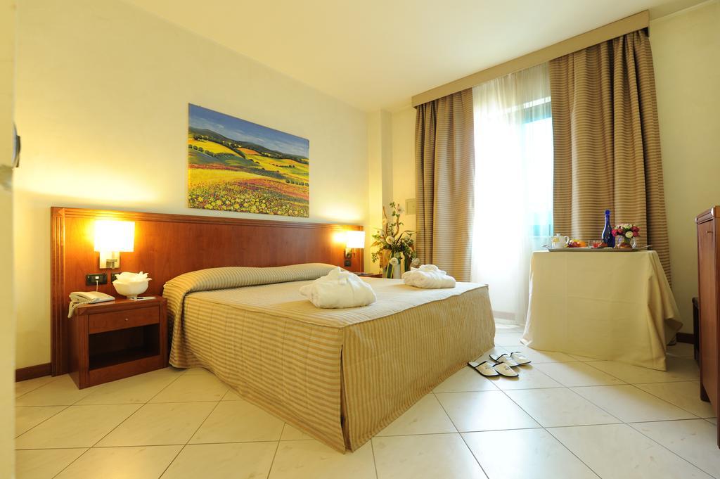 Hotel Parisi Nichelino Exterior foto